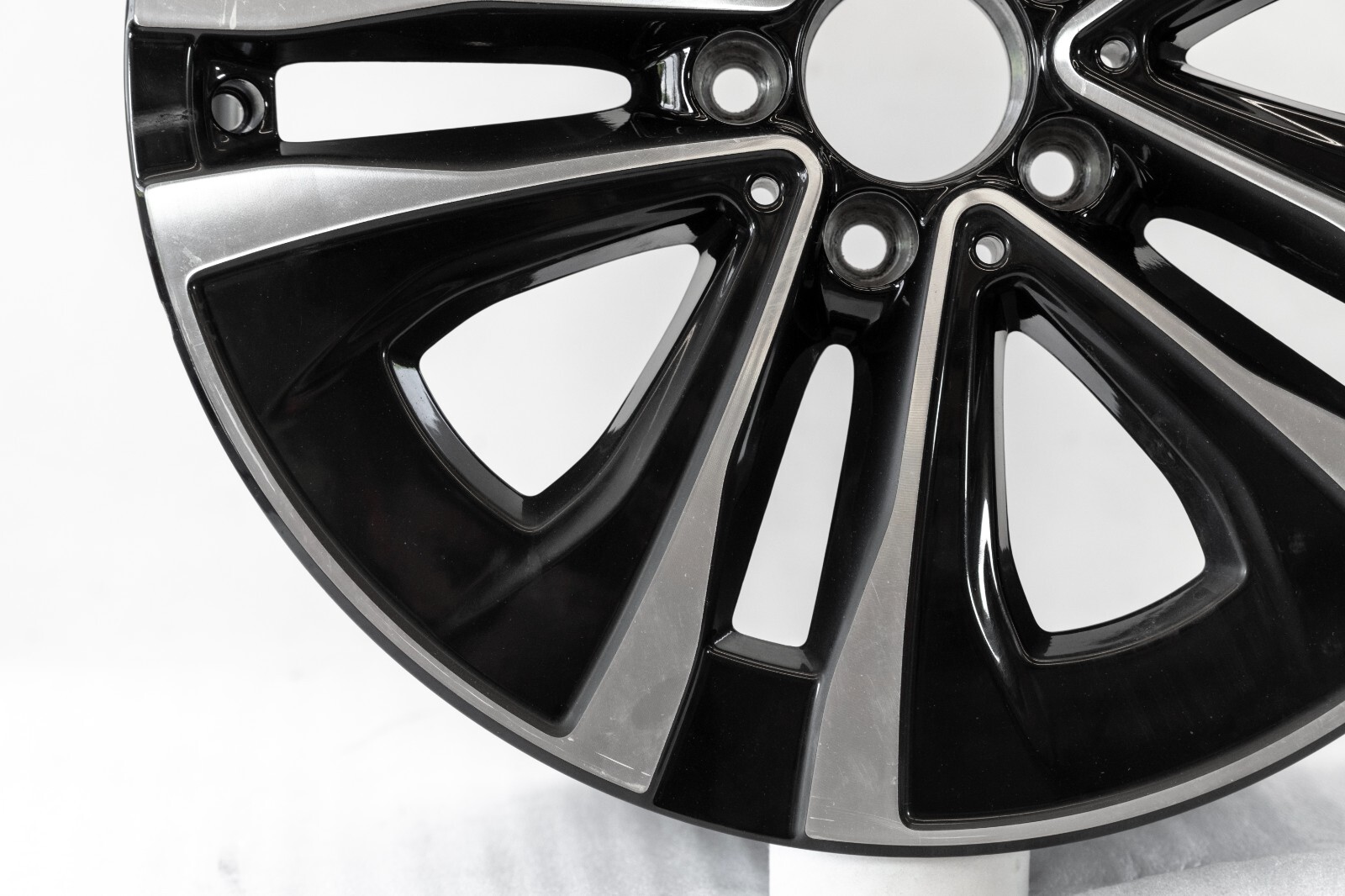 Mercedes A250 CLA250 18" inch rim OEM 2018-2025 Genuine Original Wheel - Image 5