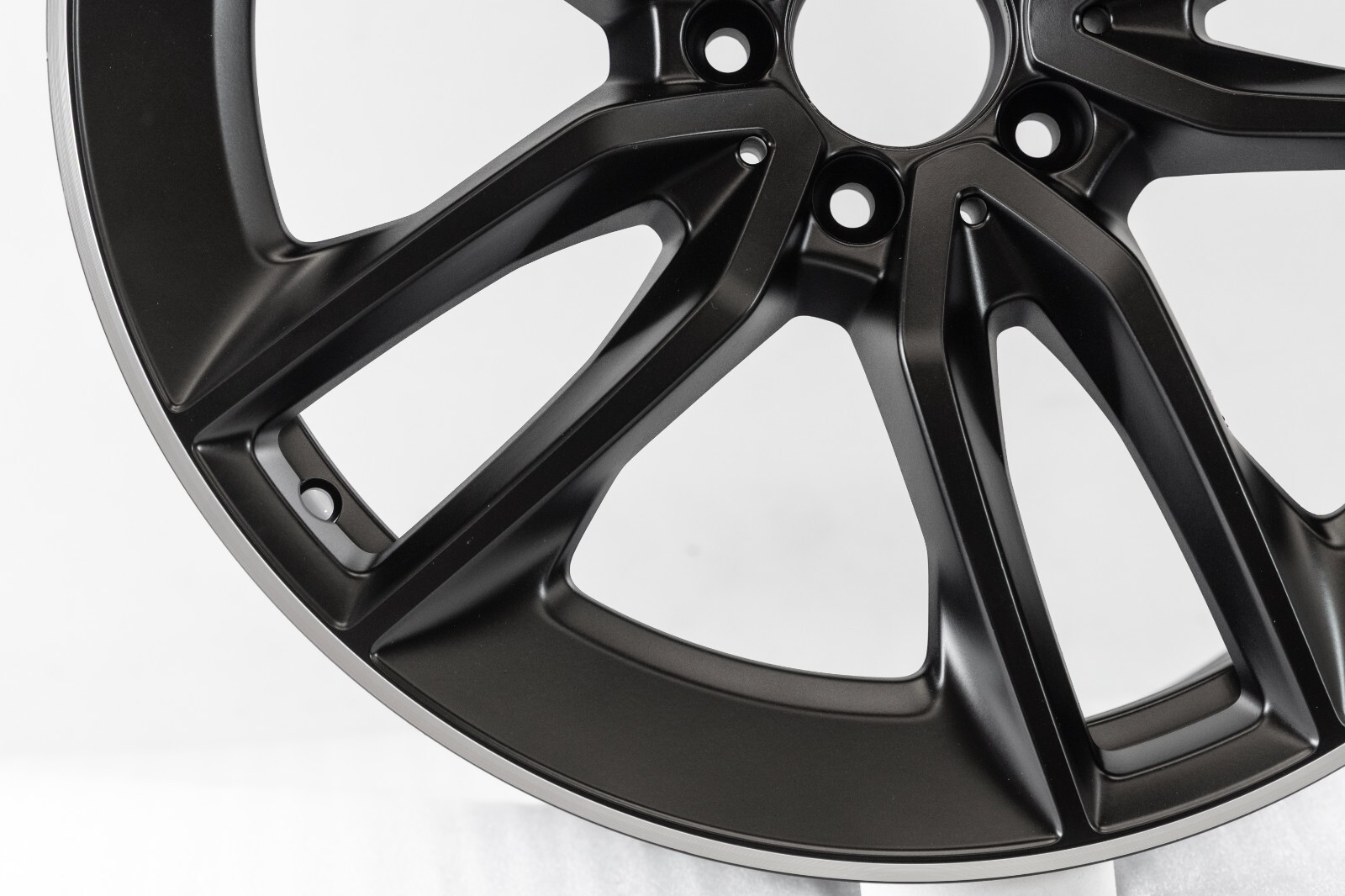 Mercedes GLA250 GLA35 GLB250 GLB35 19" inch rim OEM 2021 2022 2023 AMG Wheel SET – Image 6