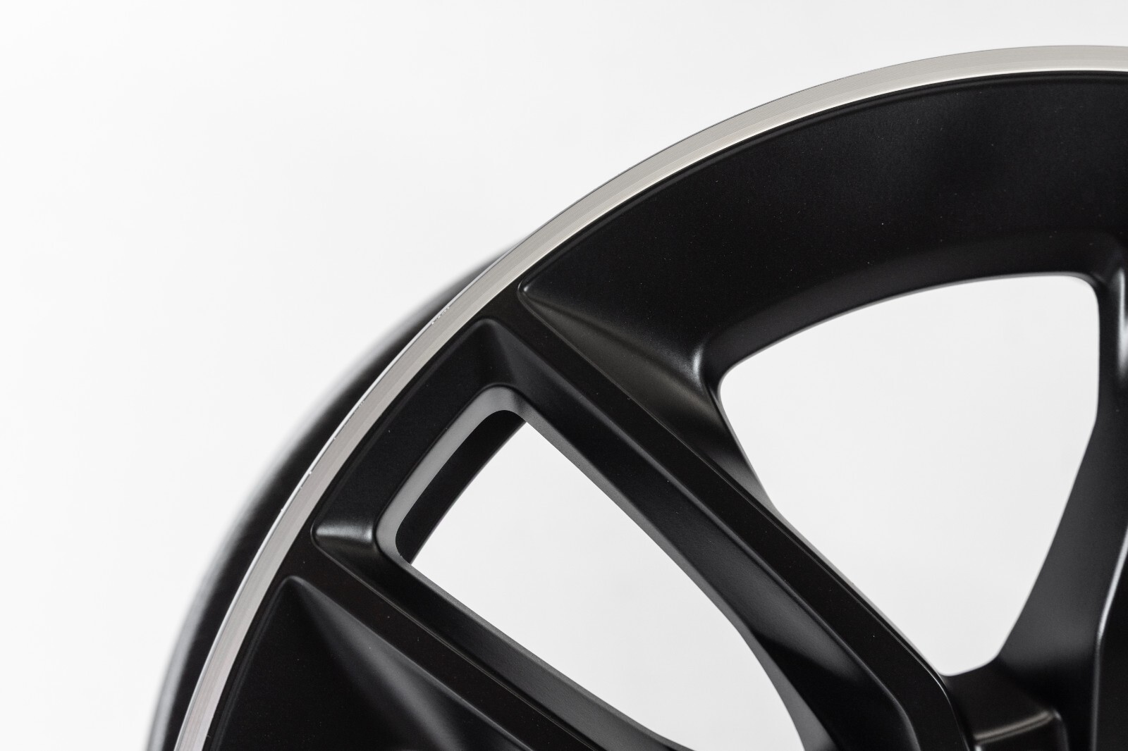 Mercedes GLA250 GLA35 GLB250 GLB35 19" inch rim OEM 2021 2022 2023 AMG Wheel SET – Image 10