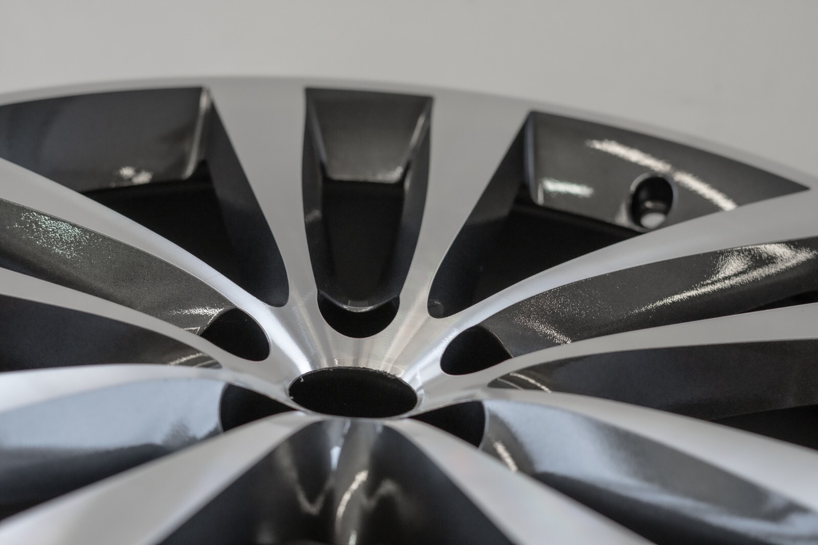 Jaguar XJ XK 20" inch Front rim OEM 2011 2012 2013 2014 2015 Genuine wheel VENOM - Image 10