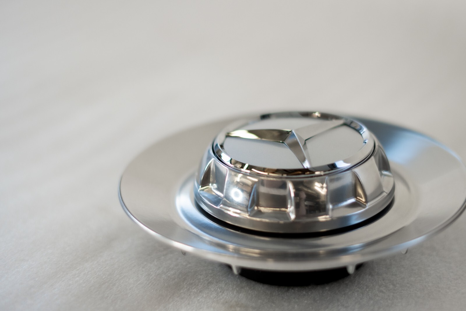 Mercedes Benz C63s E63s CLS63s AMG OEM Genuine Silver center cap wheel hub cover - Image 5