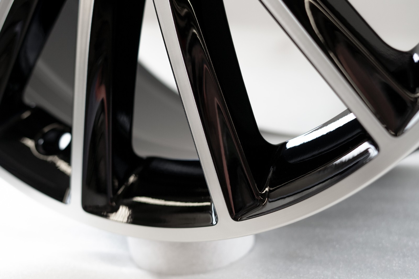 Mercedes SLC300 SLC43 AMG 18" inch Front rim OEM 2015 2016 2017 2018 2019 Wheel - Image 8