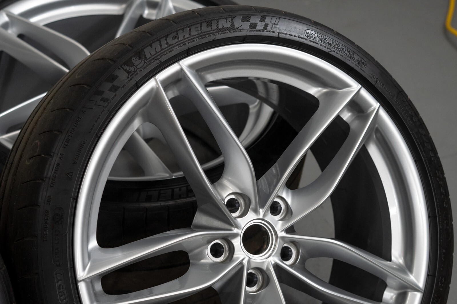 Ferrari 488 GTB F8 Tributo 20" inch rim OEM 2016 2017 2018 2019 2020 Wheel Set - Image 6