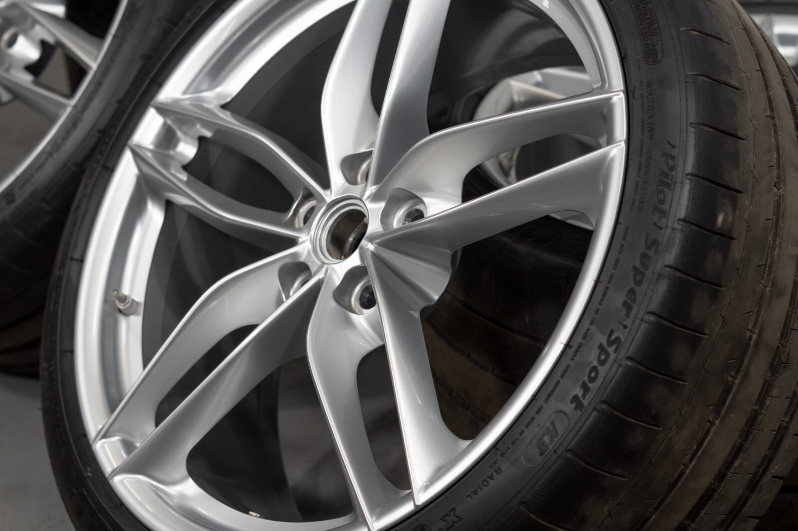 Ferrari 488 GTB F8 Tributo 20" inch rim OEM 2016 2017 2018 2019 2020 Wheel Set - Image 8