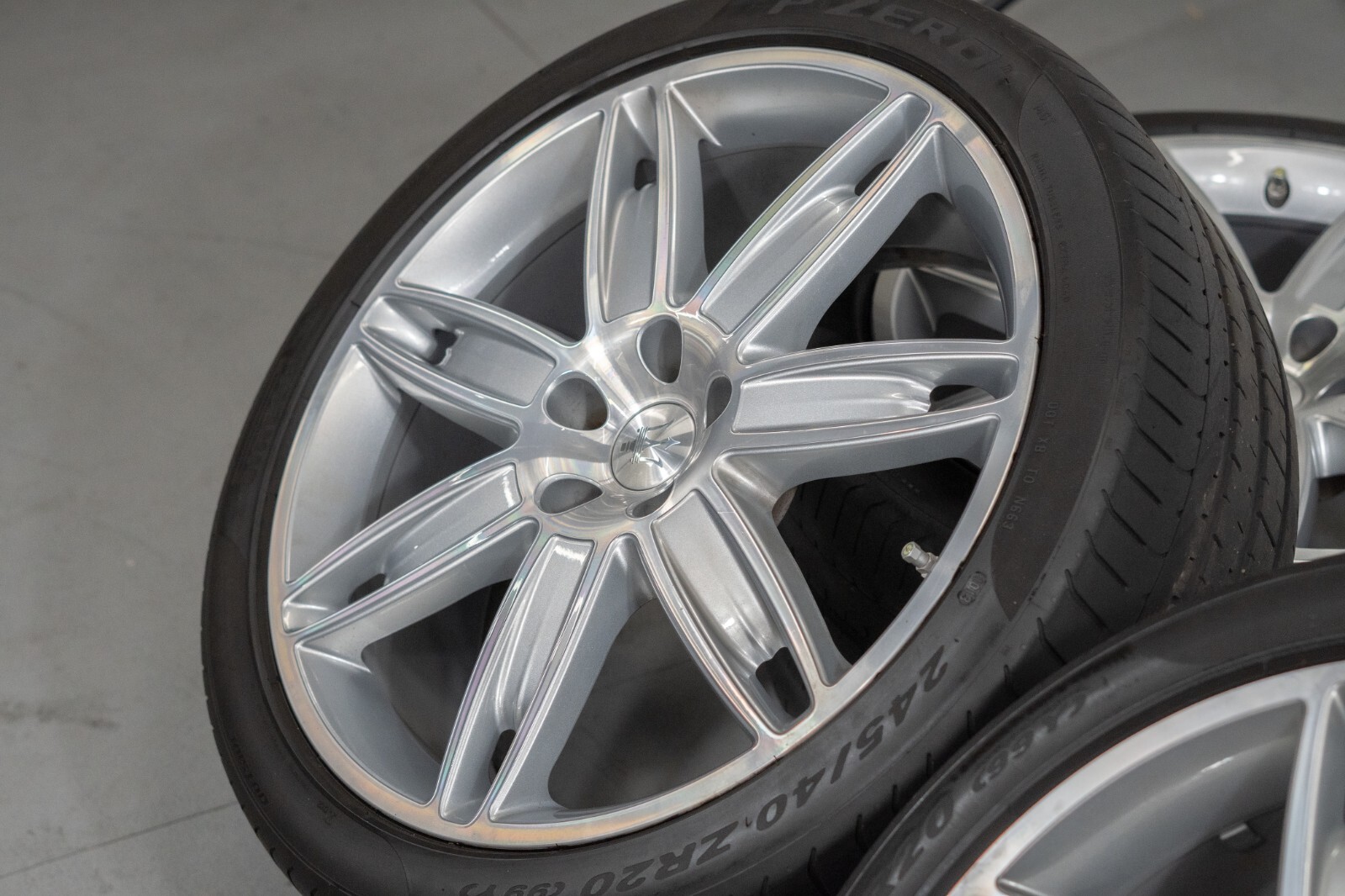 Maserati Quattroporte QP 20" inch rim OEM 2013 2014 Genuine Mercurio Wheel set - Image 2