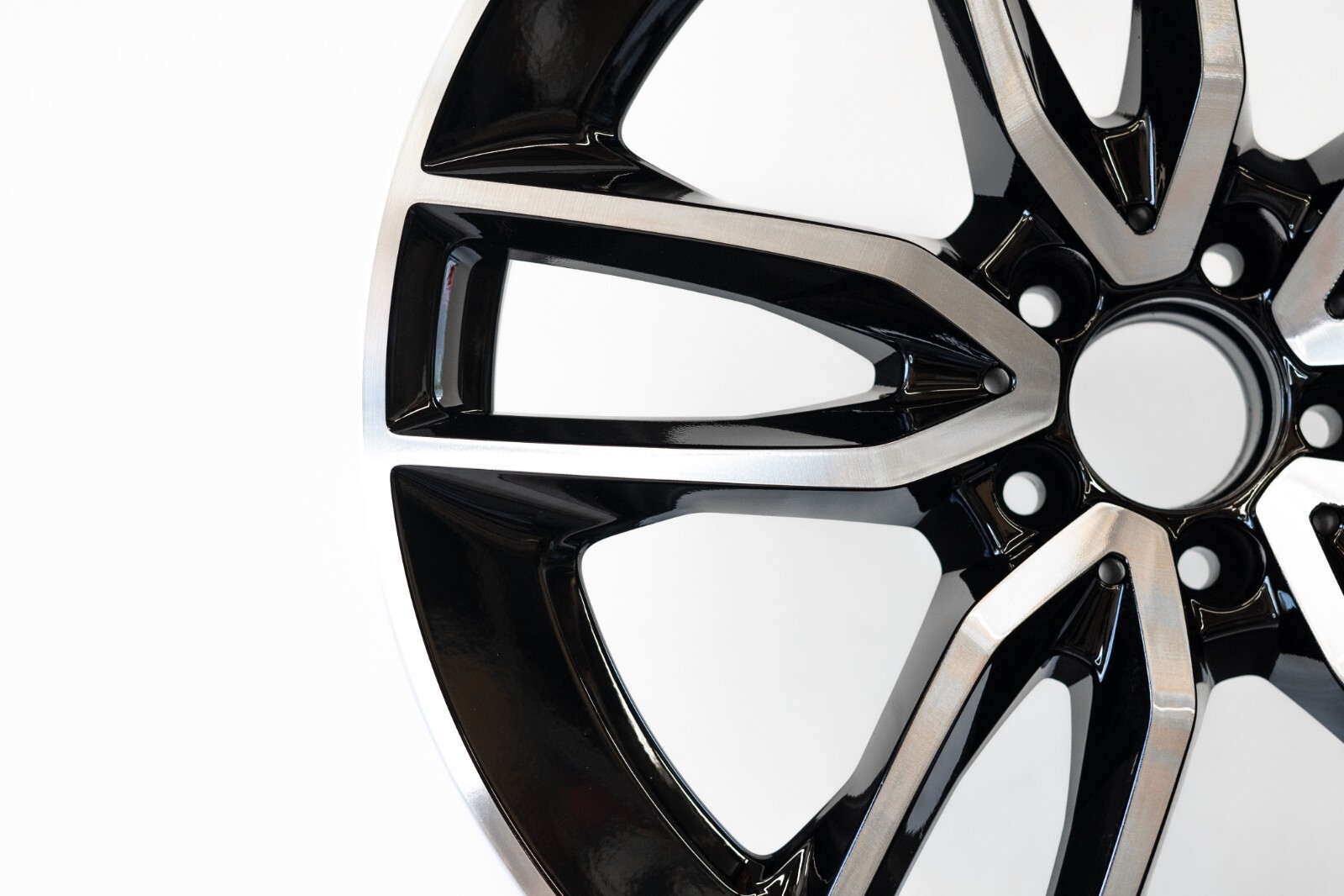 Mercedes A35 AMG 19" inch rim OEM 2019 2020 2021 Genuine Original Wheel - Image 4