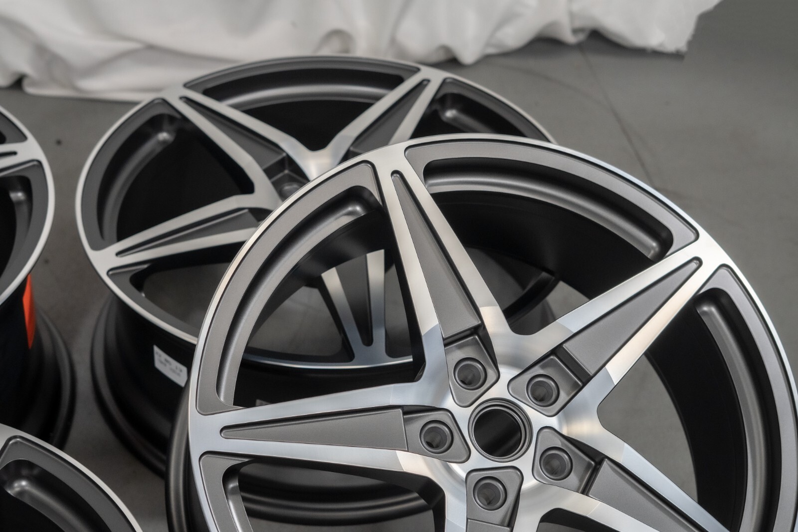 Ferrari California T 20" inch rim OEM 2008-2017 Genuine NEW Forged wheel set - Image 4