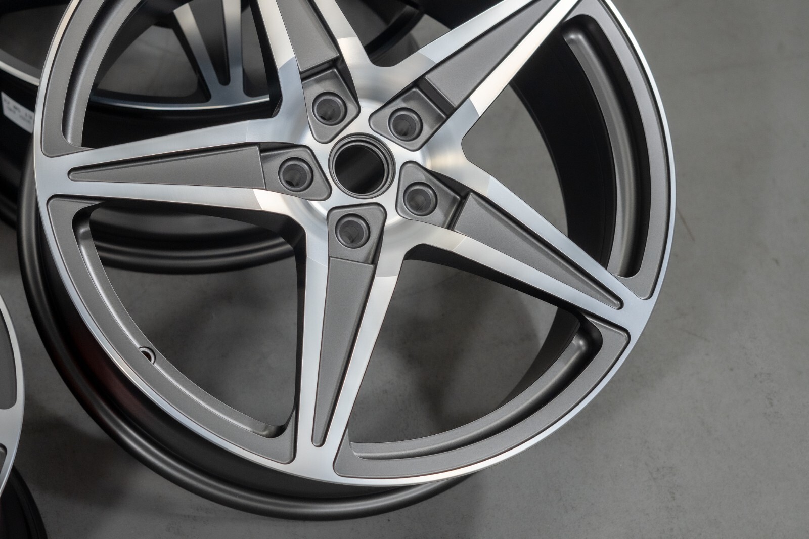 Ferrari California T 20" inch rim OEM 2008-2017 Genuine NEW Forged wheel set - Image 5