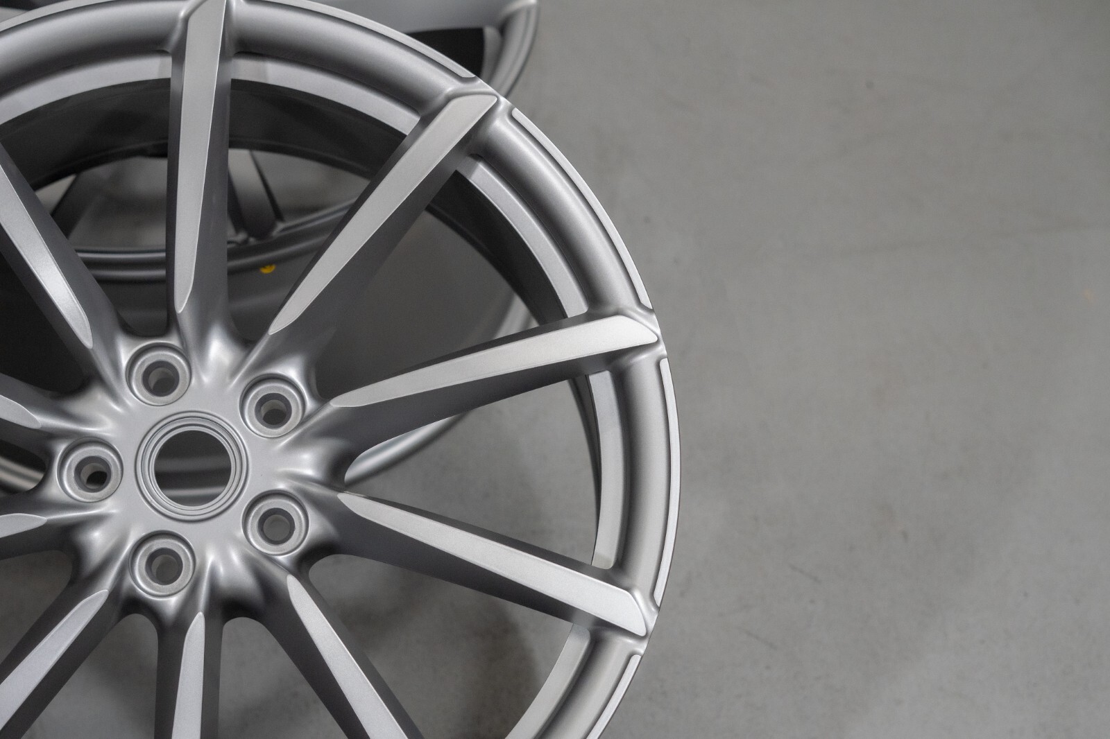 Ferrari F12 Berlinetta 20" inch rim OEM 2013 2014 2015 2016 Forged wheel SET - Image 5