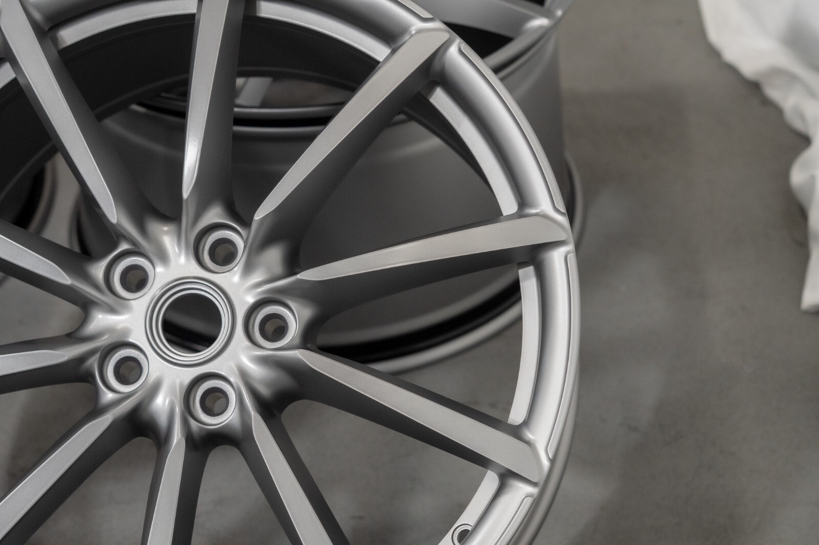 Ferrari F12 Berlinetta 20" inch rim OEM 2013 2014 2015 2016 Forged wheel SET - Image 10
