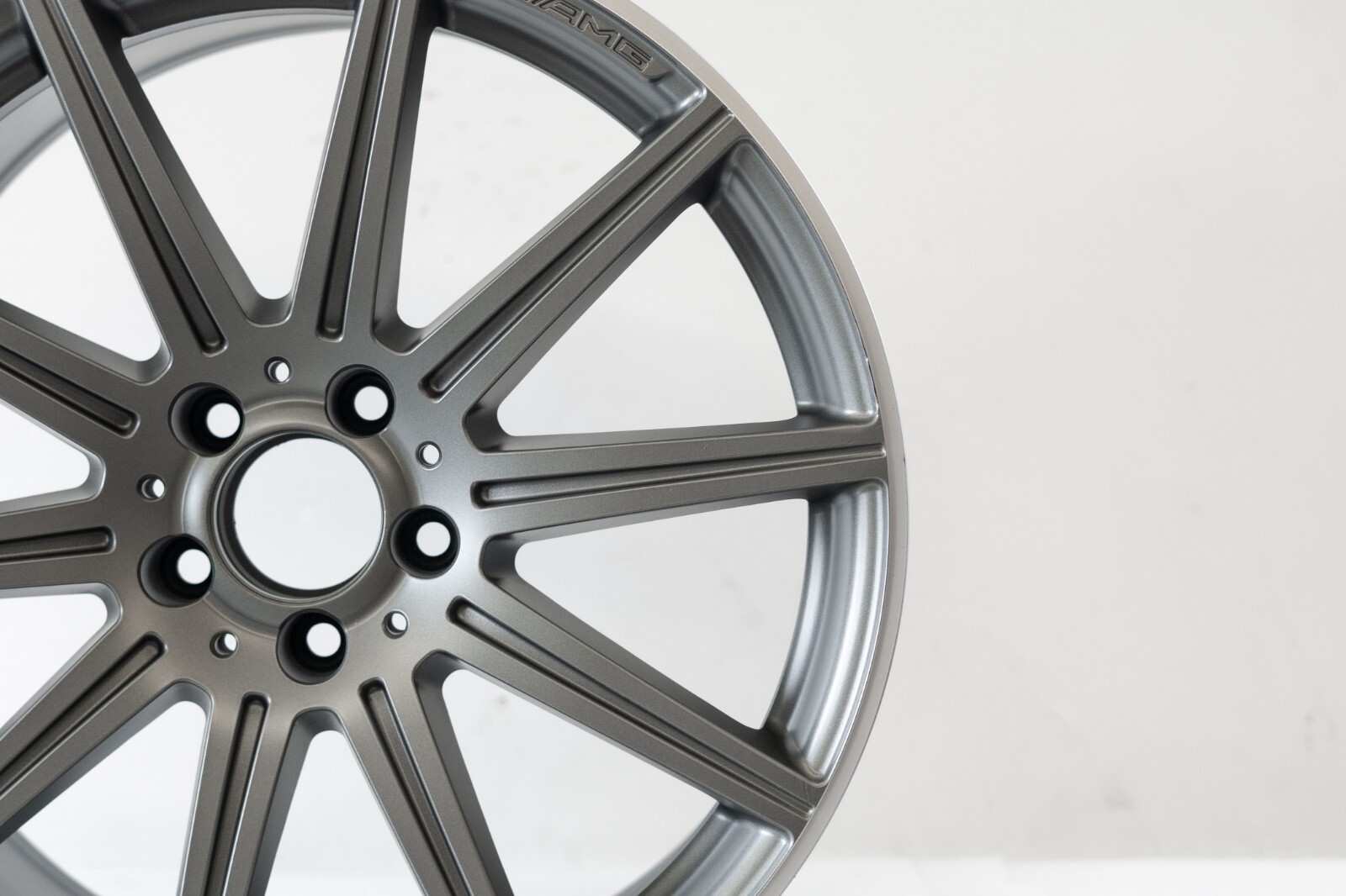 Mercedes E63 E63s AMG 19" inch Rear rim OEM 2009-2016 Genuine Original wheel - Image 4