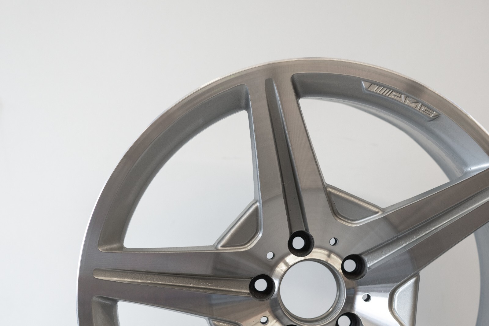 Mercedes CLS550 19" inch Rear Rim OEM 2007 2008 2009 2010 2011 Genuine AMG Wheel - Image 3