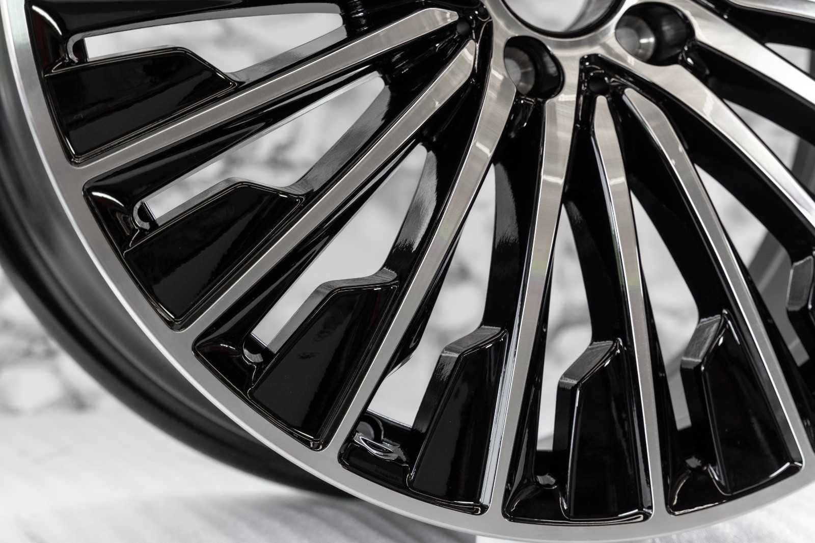 Mercedes CLE300 CLE450 19" inch Rear rim OEM 2024-2026 Genuine AMG Wheel - Image 12