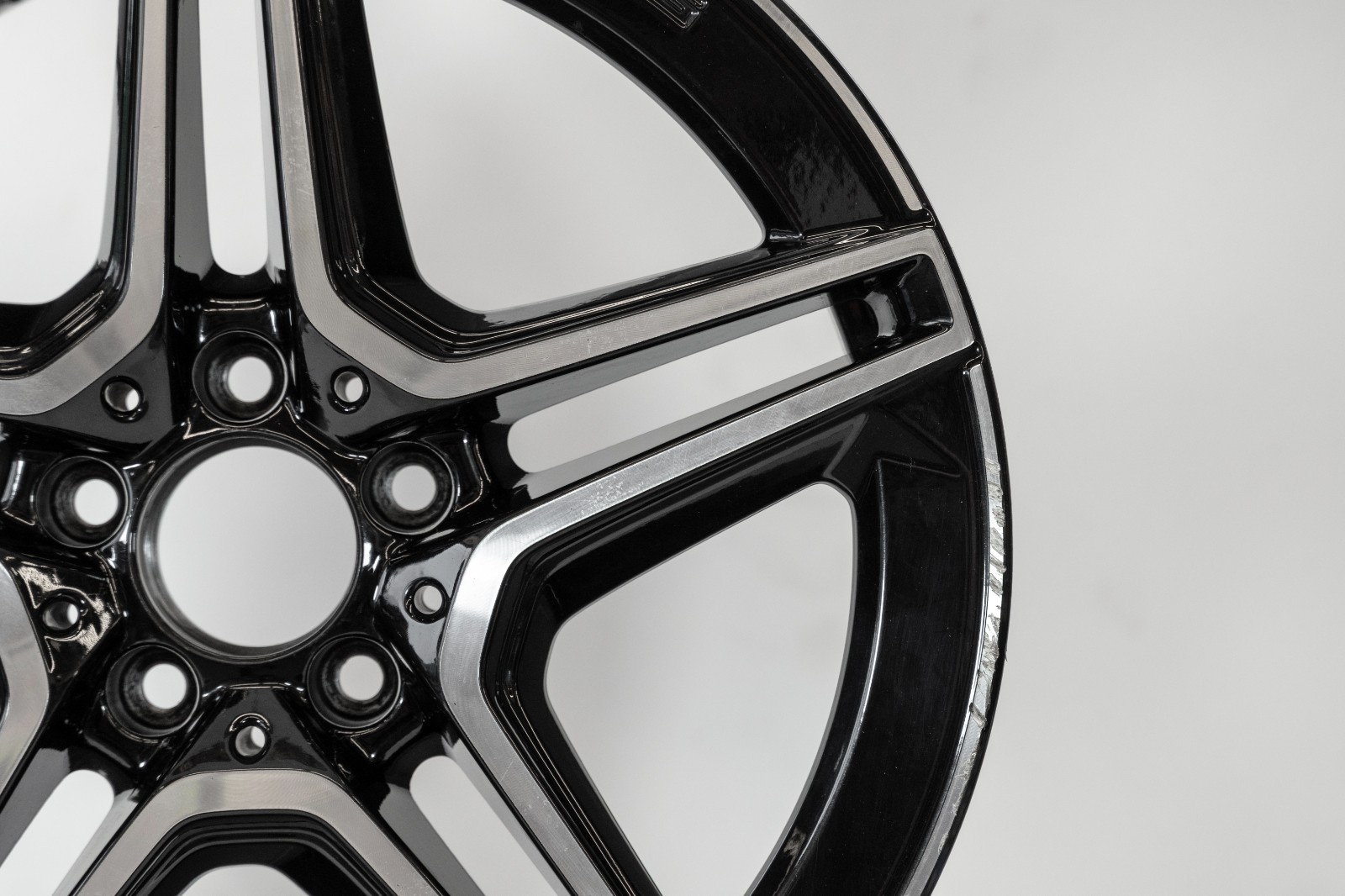 Mercedes Benz C300 18" inch Front rim OEM 2016-2022 Genuine Original AMG wheel – Image 4
