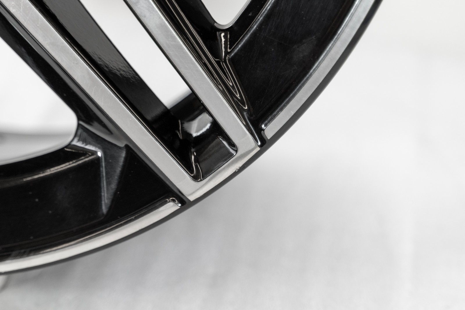 Mercedes Benz C300 18" inch Front rim OEM 2016-2022 Genuine Original AMG wheel – Image 9