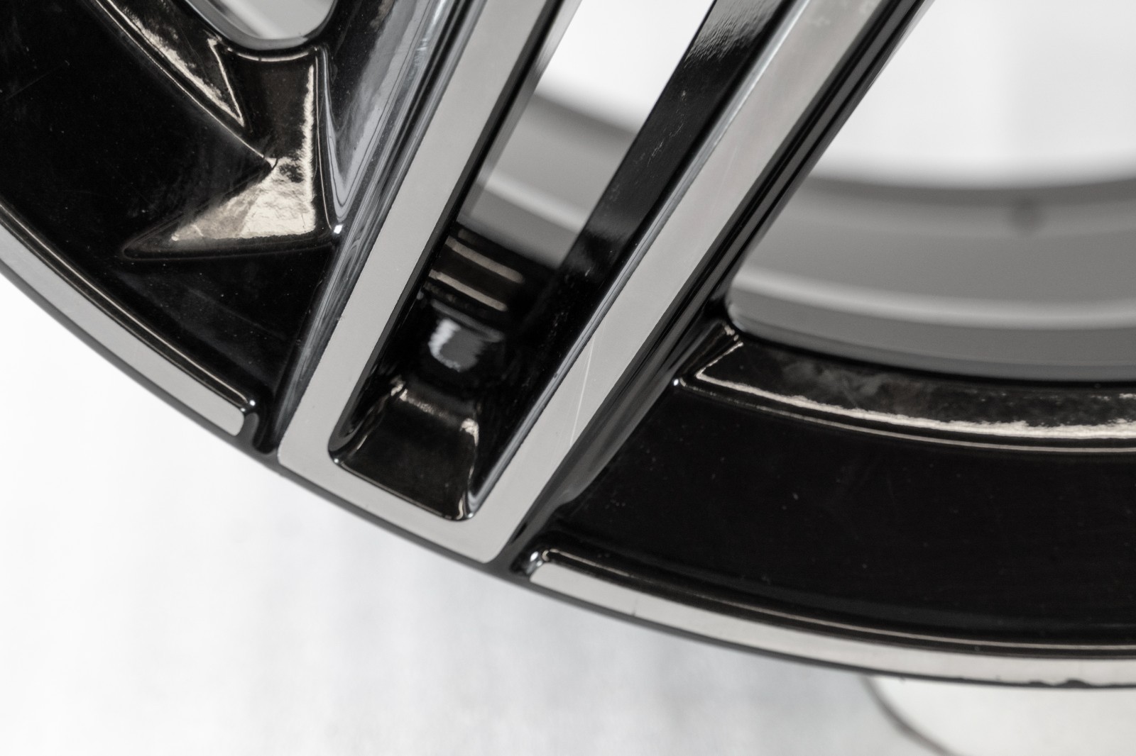 Mercedes Benz C300 18" inch Front rim OEM 2016-2022 Genuine Original AMG wheel – Image 11