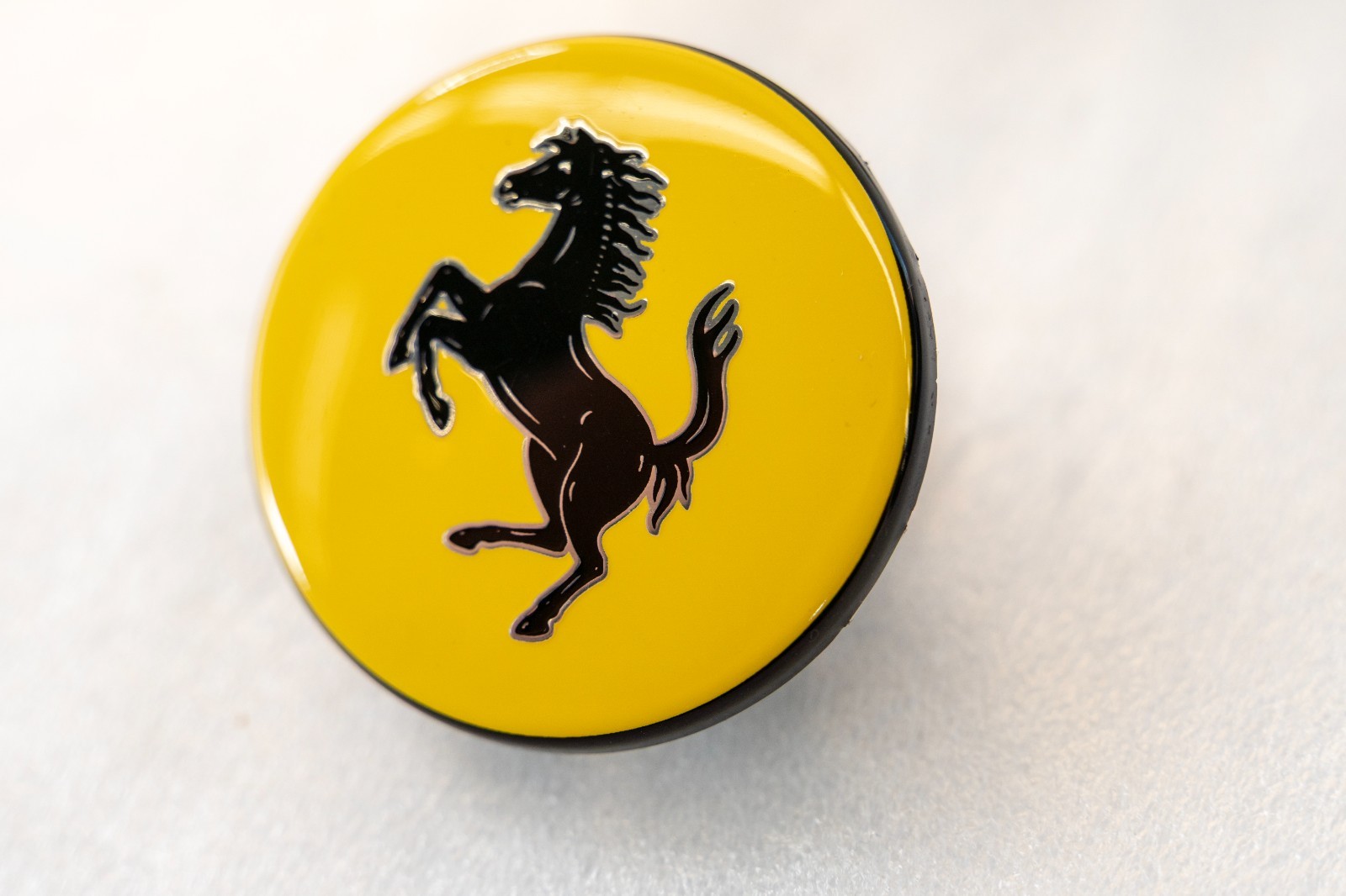 Ferrari Center cap OEM Genuine Yellow with black Prancing Horse 340066 Set of 4 – Image 5