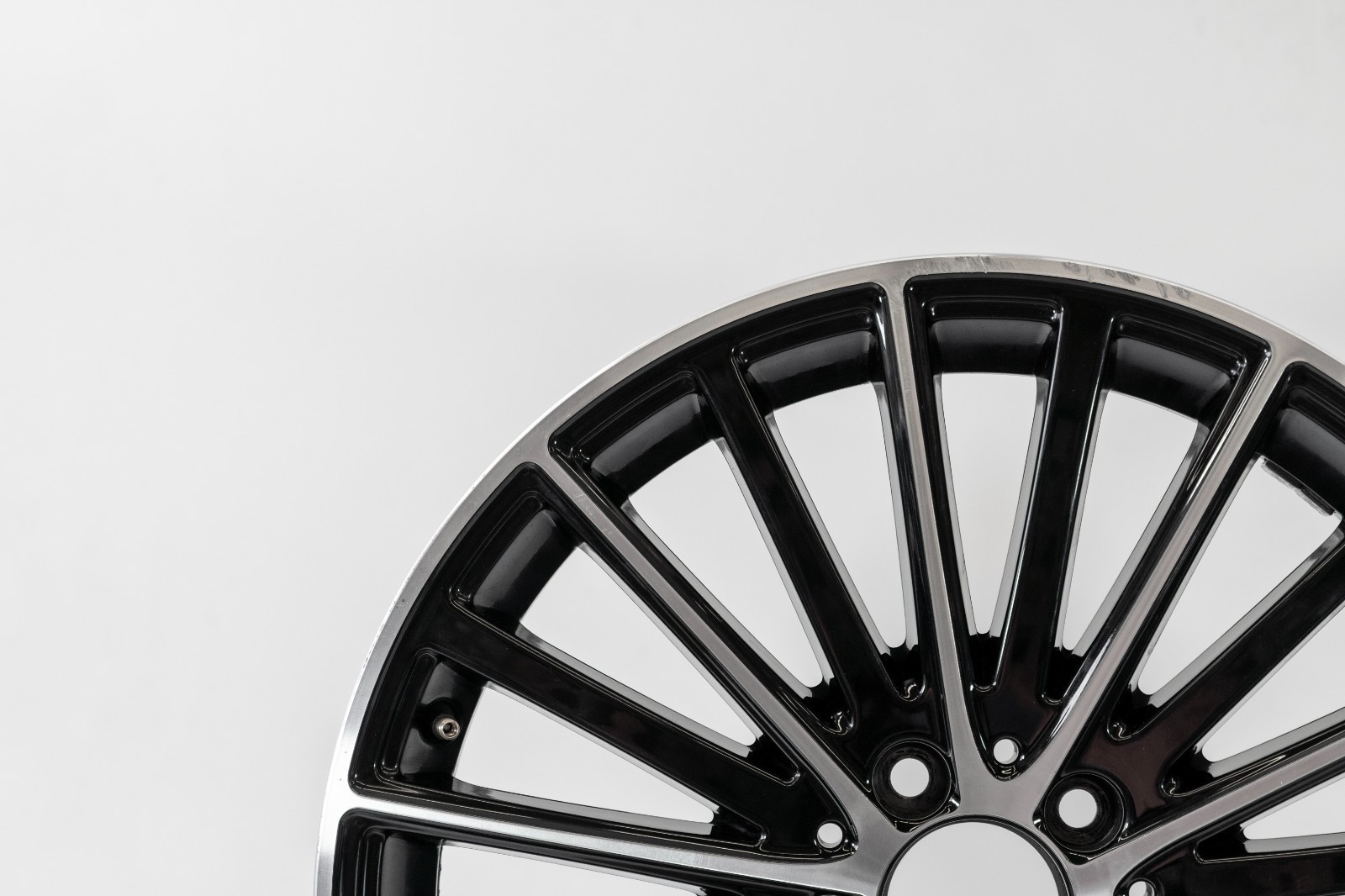 Mercedes C300 C400 18" inch rear rim OEM 2017 2018 2019 2020 2021 Original wheel - Image 3