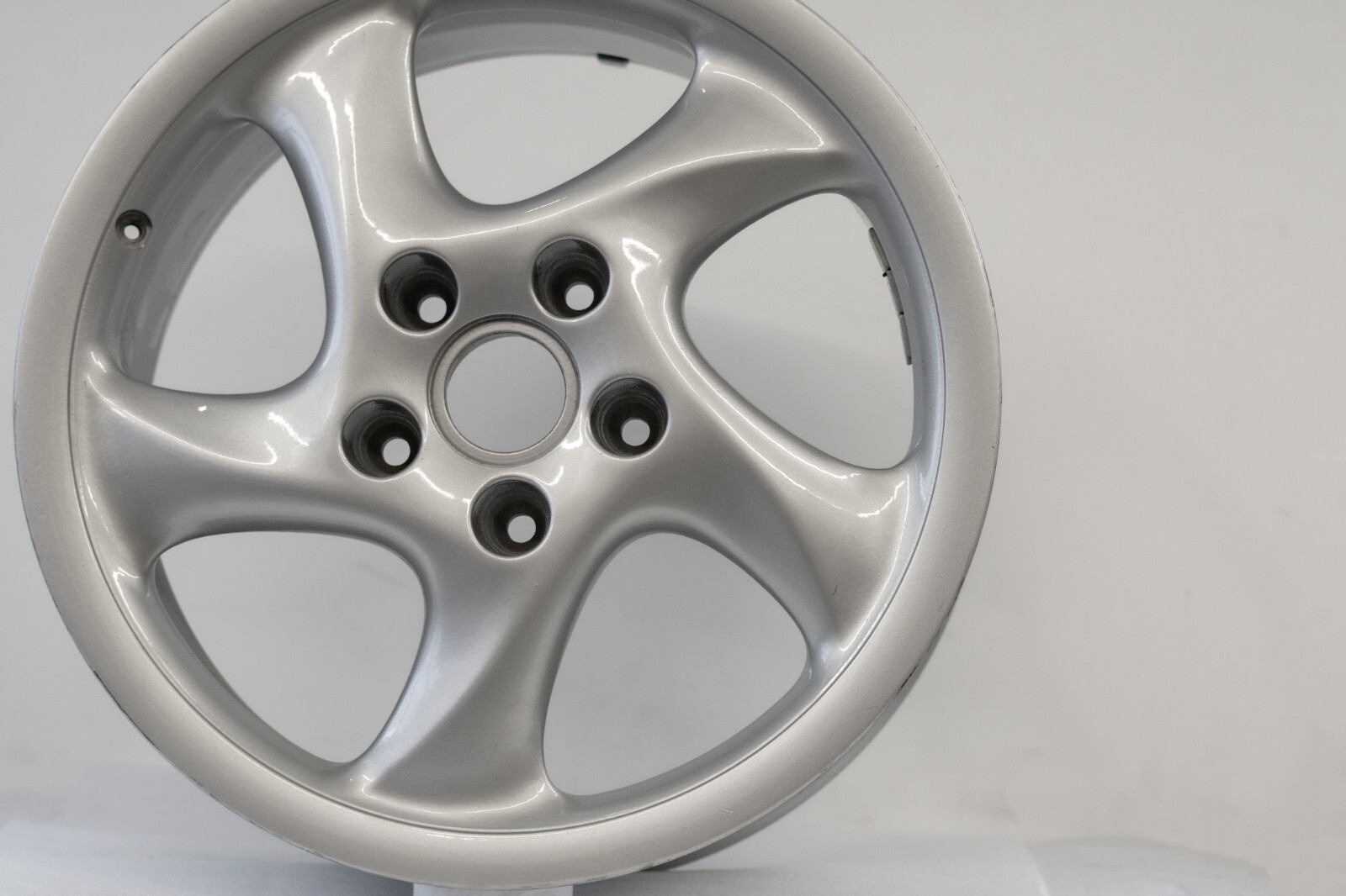 Porsche 911 993 996 Carrera 18" Front rim OEM Hollow Spoke Narrow body Wheel - Image 5