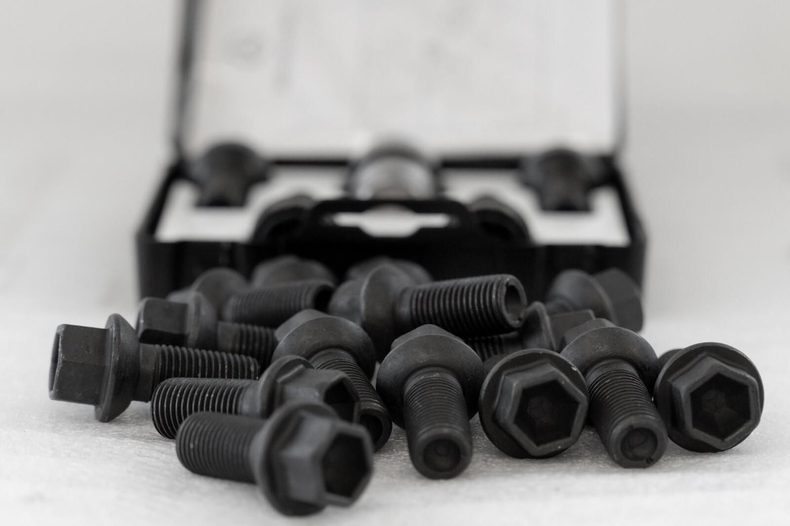 Mercedes A220 CLA250 C300 C63s E350 Anti Theft Screw Bolt set of 20 OEM Black - Image 6