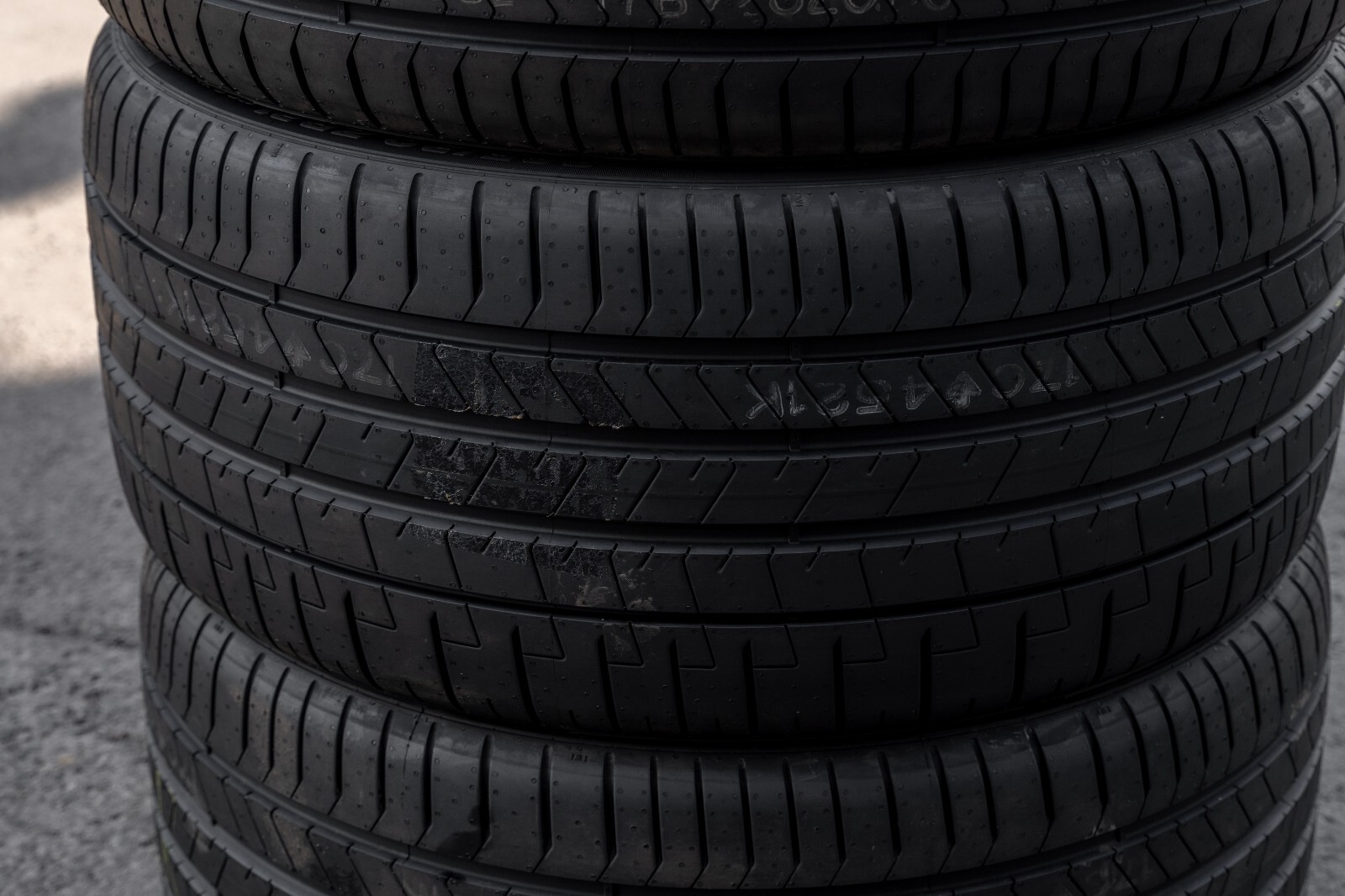 245/35ZR21 96Y 285/30ZR21 100Y Pirelli PZERO PZ4 MGT Summer Tire Set NEW TAKEOFF - Image 5