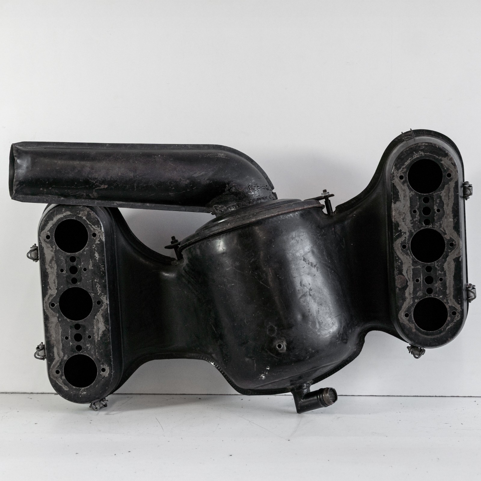 Porsche Carrera 911 914 OEM 1965-1972 Engine air filter housing box 91110800102 - Image 4