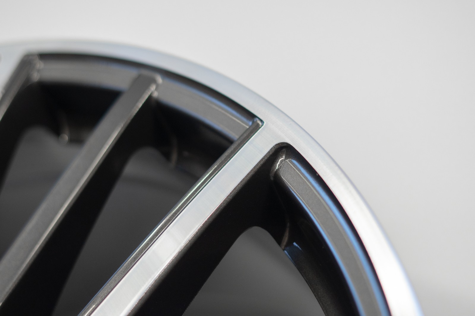 Maserati Levante 21" inch Front Rim 2017-2024 Genuine Original Anteo Wheel - Image 5