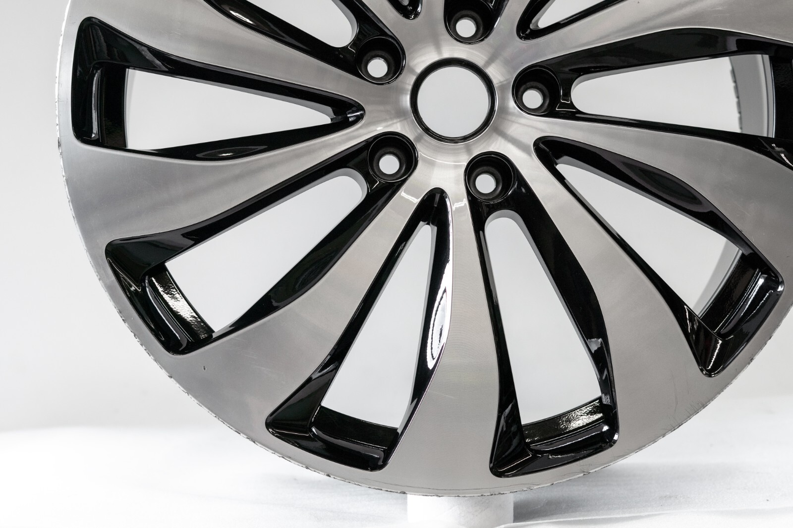 Bentley Flying Spur 22" inch Front rim OEM 2020 2021 2022 2023 Genuine Wheel - Image 5