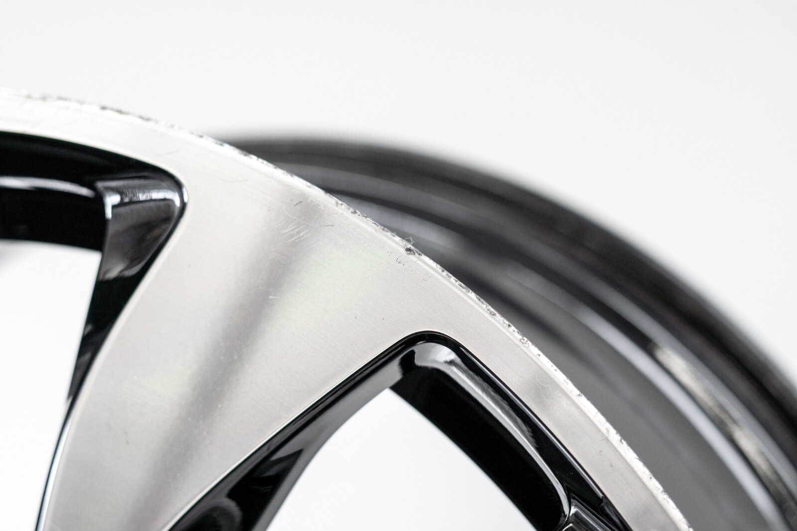 Bentley Flying Spur 22" inch Front rim OEM 2020 2021 2022 2023 Genuine Wheel - Image 6