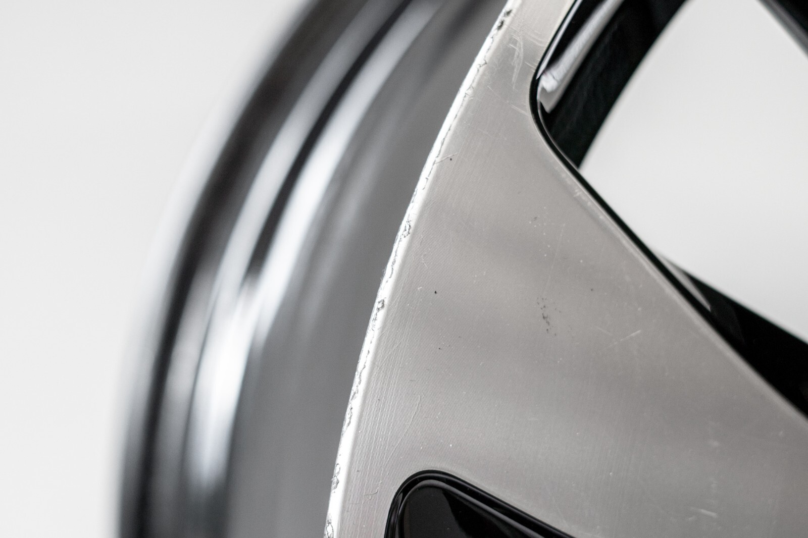 Bentley Flying Spur 22" inch Front rim OEM 2020 2021 2022 2023 Genuine Wheel - Image 8