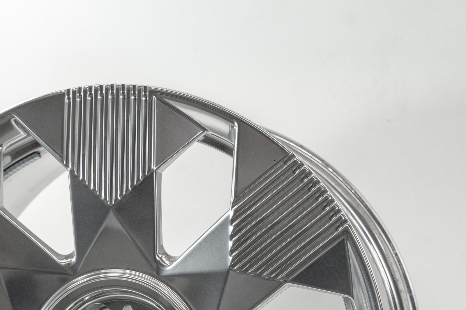 Rolls Royce Phantom 22" inch Rear Rim OEM 2023-2026 Genuine Original 924 Wheel - Image 6