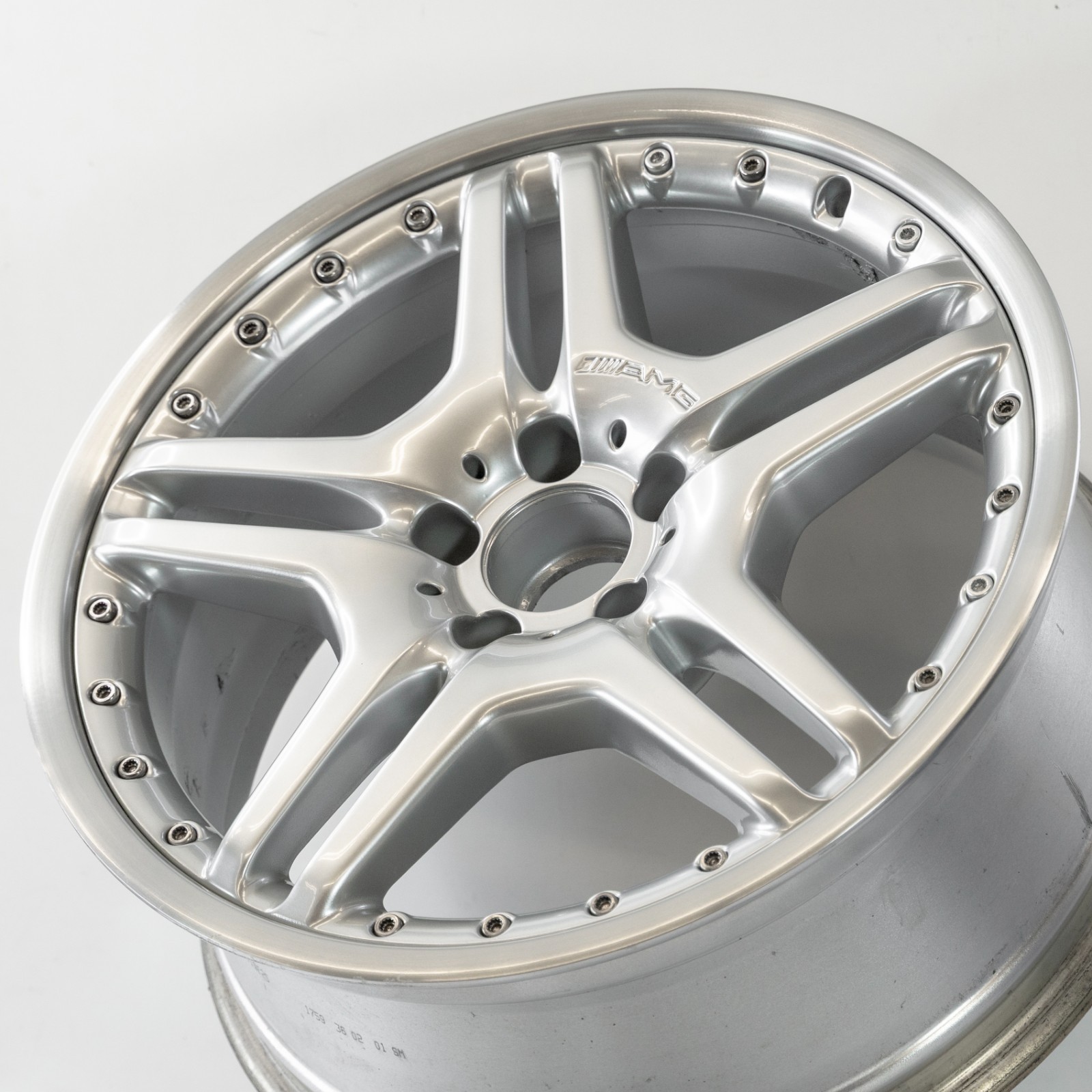 Mercedes CLS63 AMG 19" Front rim OEM 2007-2010 Genuine Original Wheel 2304000102