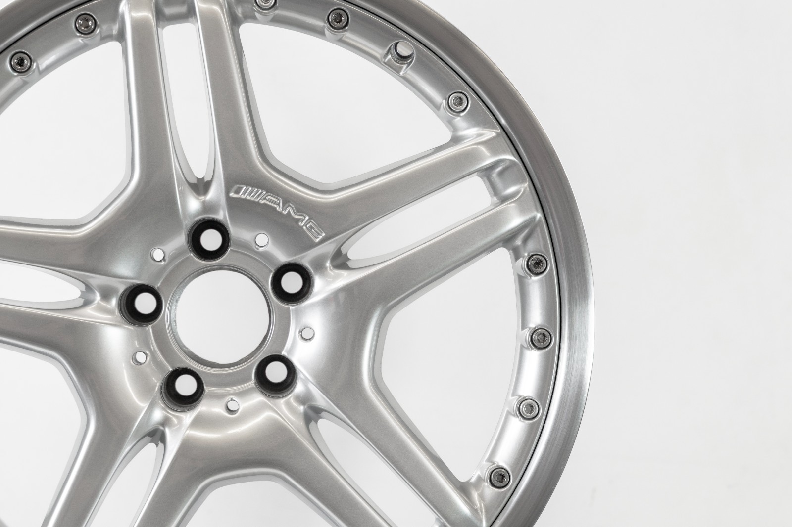 Mercedes CLS63 AMG 19" Front rim OEM 2007-2010 Genuine Original Wheel 2304000102 - Image 4