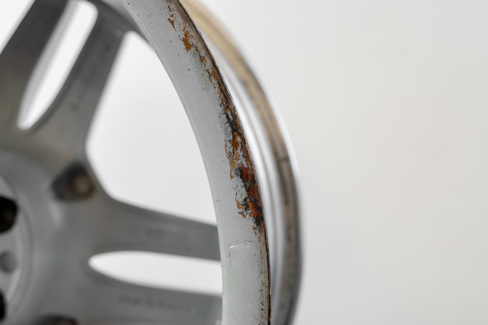 Mercedes CLS63 AMG 19" Front rim OEM 2007-2010 Genuine Original Wheel 2304000102 - Image 19