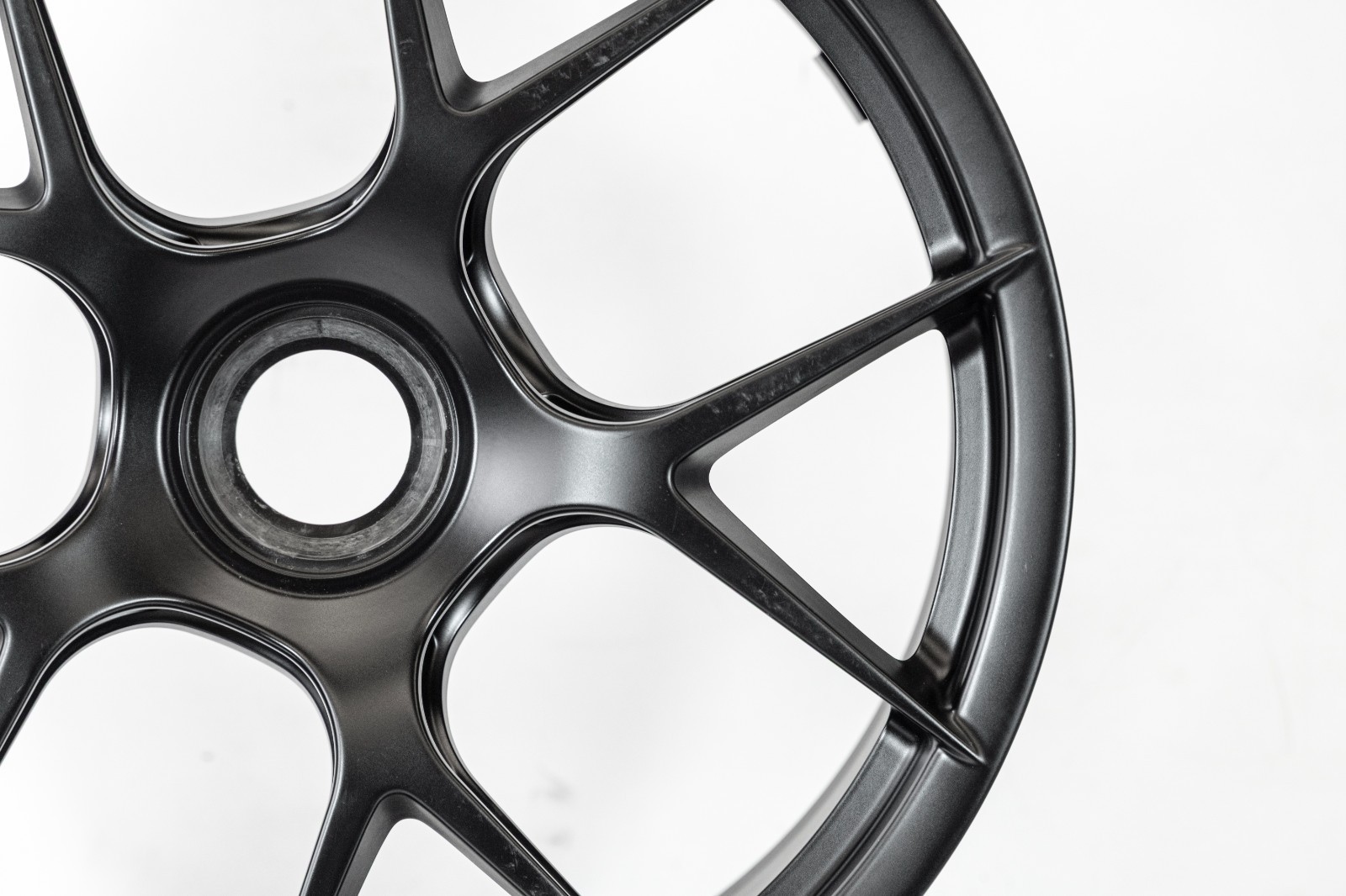 Porsche Carrera 911 S/T GT3 20" inch Front Rim Genuine Weissach Magnesium Wheel - Image 4