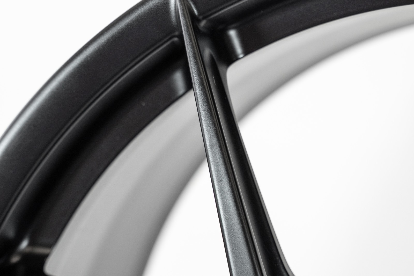 Porsche Carrera 911 S/T GT3 20" inch Front Rim Genuine Weissach Magnesium Wheel - Image 10