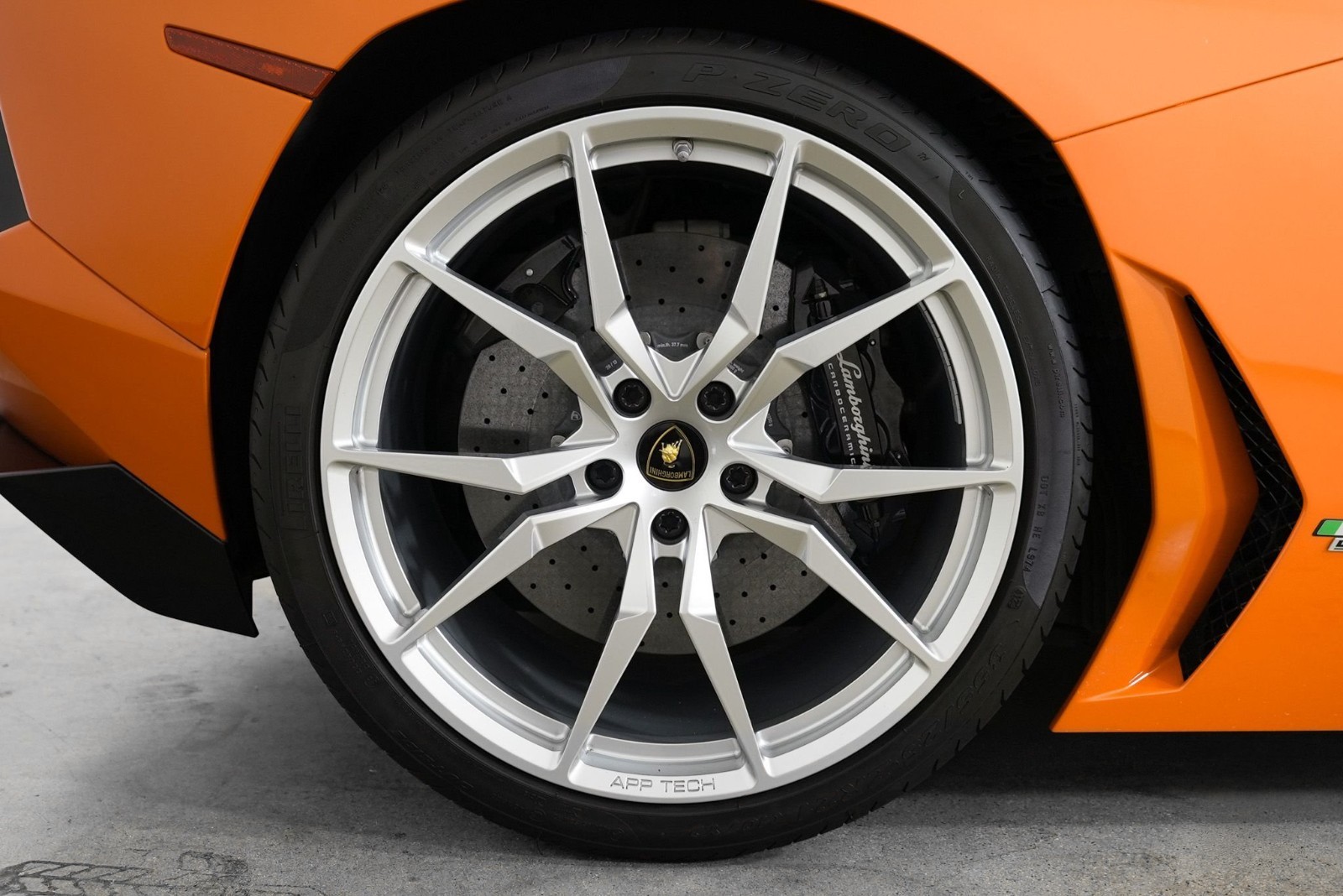 Lamborghini Aventador 21" inch Rear rim OEM 2012-2022 Genuine Forged Dione Wheel - Image 2