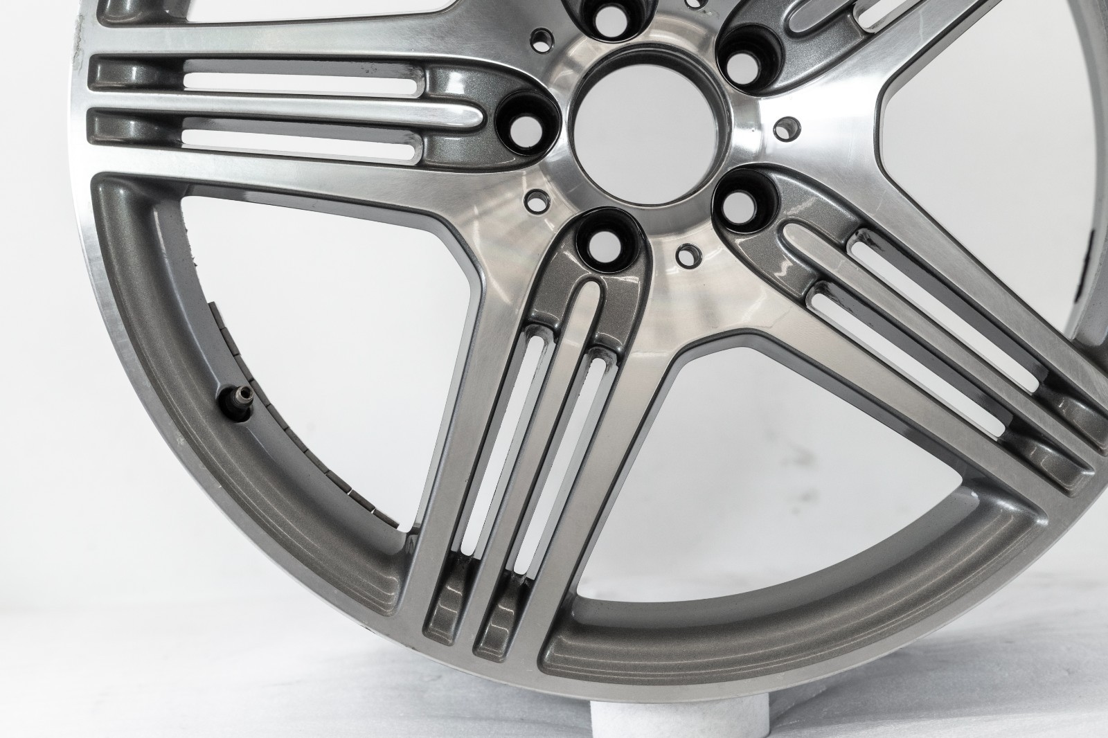 Mercedes CLS55 CLS63 AMG 19" inch Front rim OEM 2004-2010 Genuine Original Wheel - Image 5