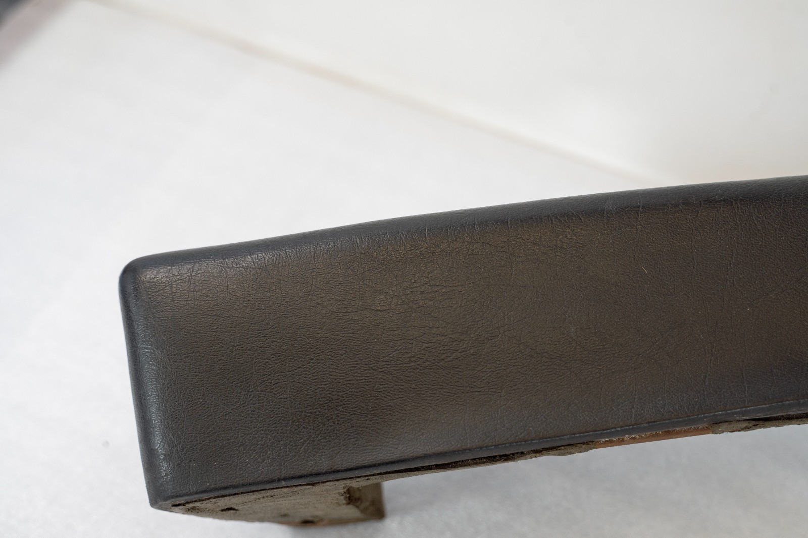 Porsche Carrera 911 Left Driver Door mounted armrest OEM 1969-1973 Genuine LHD – Image 12