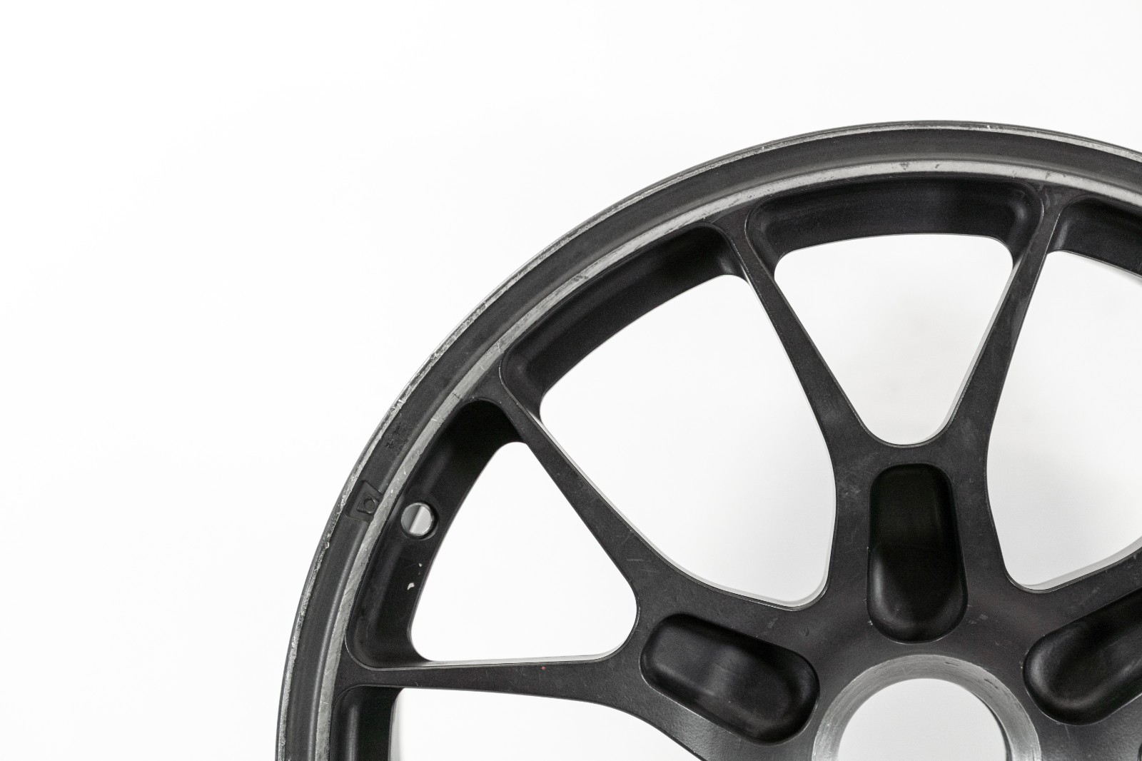 Ferrari 488 Challenge EVO 19" inch Rear rim OEM Forged Genuine Original Wheel - Image 3