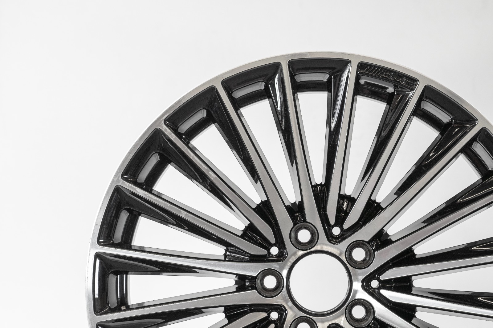 Mercedes C300 19" inch Front rim OEM 2023-2026 Genuine AMG Wheel 2064011900 - Image 3