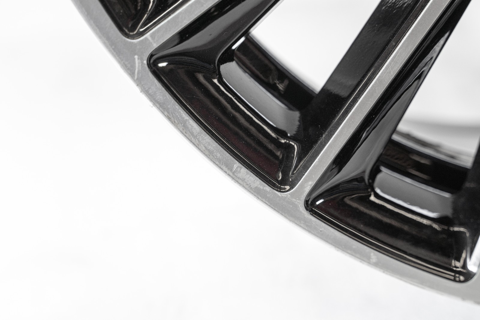 Mercedes C300 19" inch Front rim OEM 2023-2026 Genuine AMG Wheel 2064011900 - Image 11