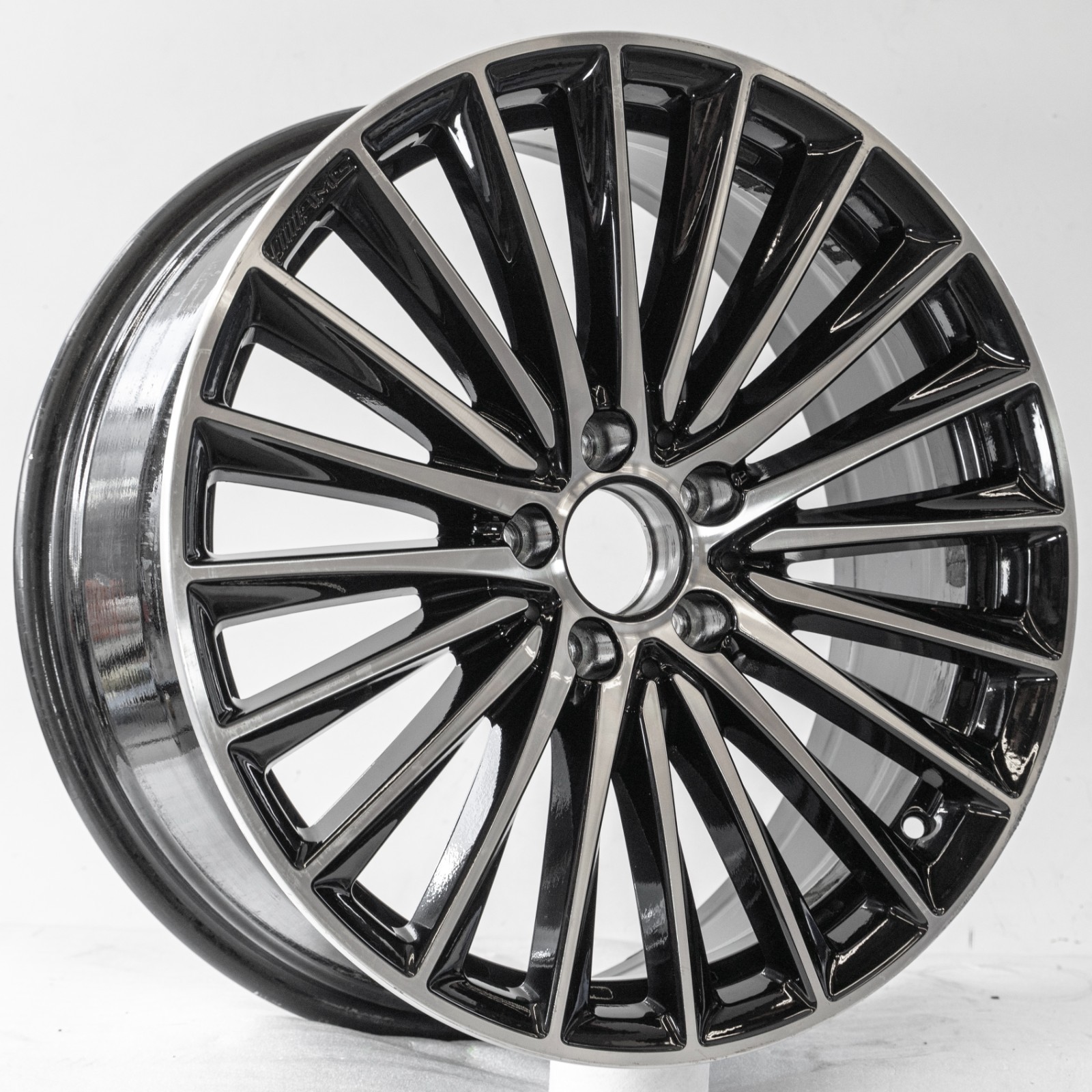 Mercedes C300 19" inch Front rim OEM 2023-2026 Genuine AMG Wheel 2064011900 - Image 19